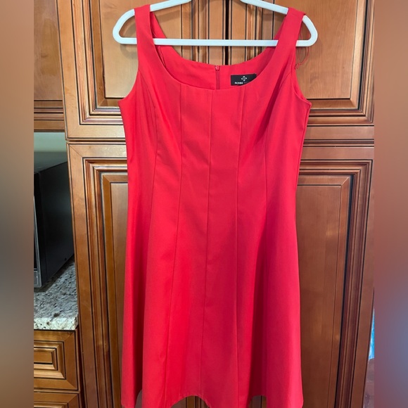 Dress - Picture 7 of 7